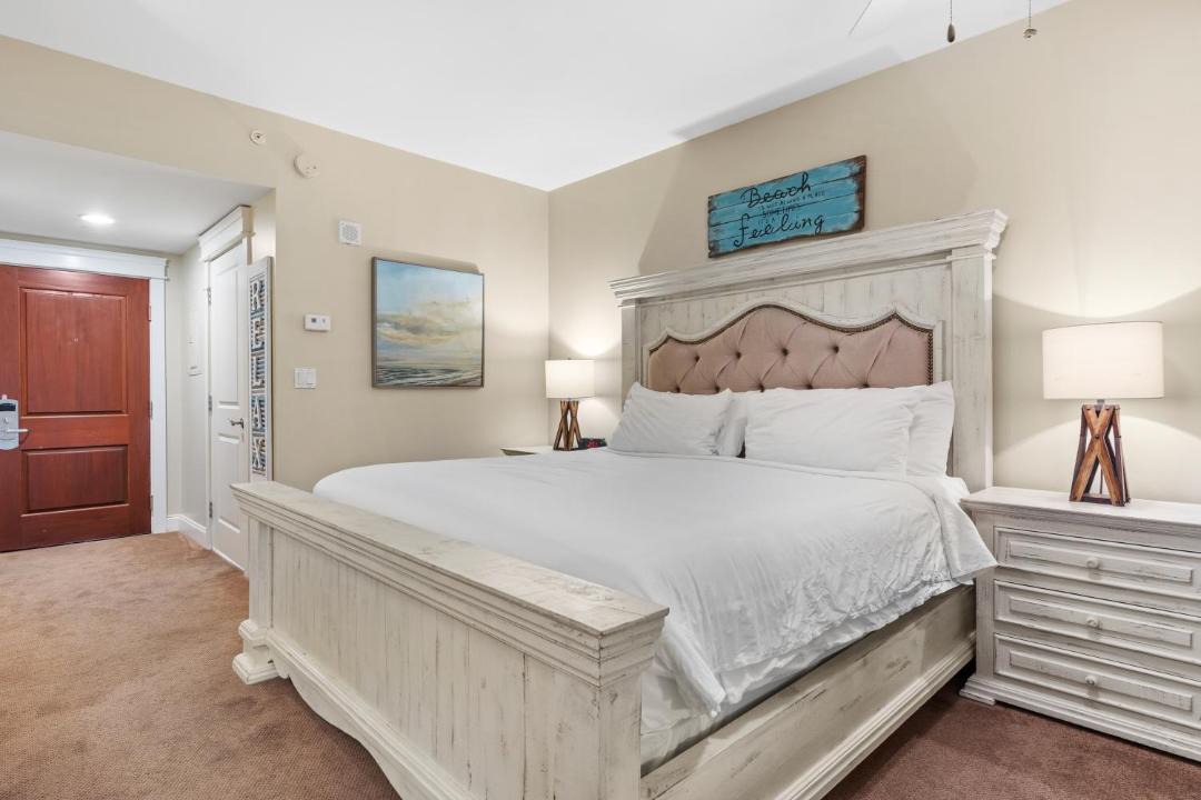 Photo of Bedroom in Baytowne Wharf
