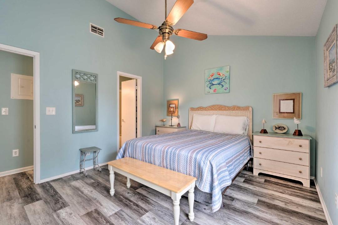Photo of Bedroom in Holiday Beach