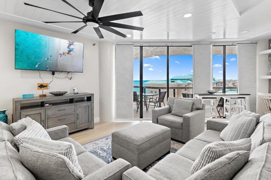 Photo of Livingroom in Avalon Beach Estates