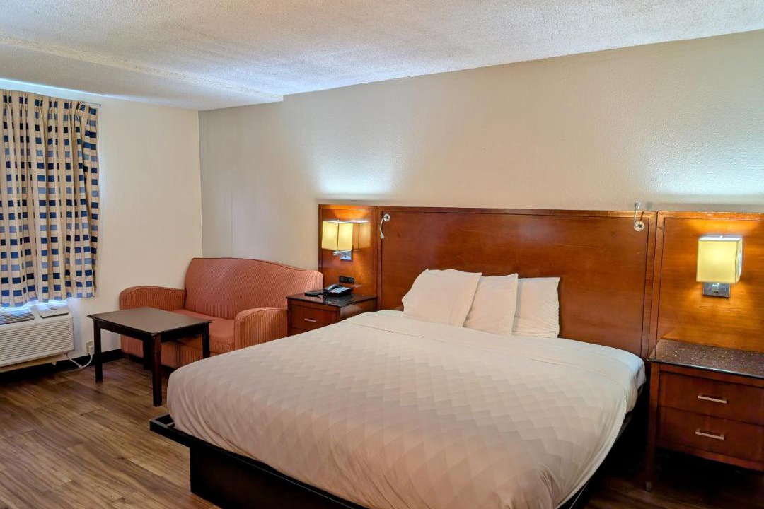 Photo of Bedroom in Forsyth
