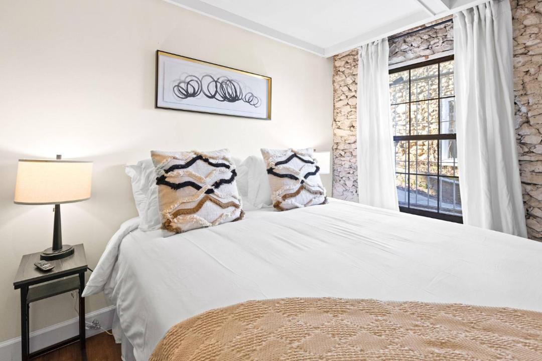 Photo of Bedroom in Forest Park