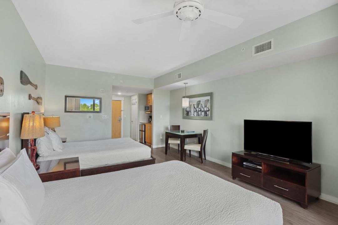 Photo of Bedroom in Baytowne Wharf
