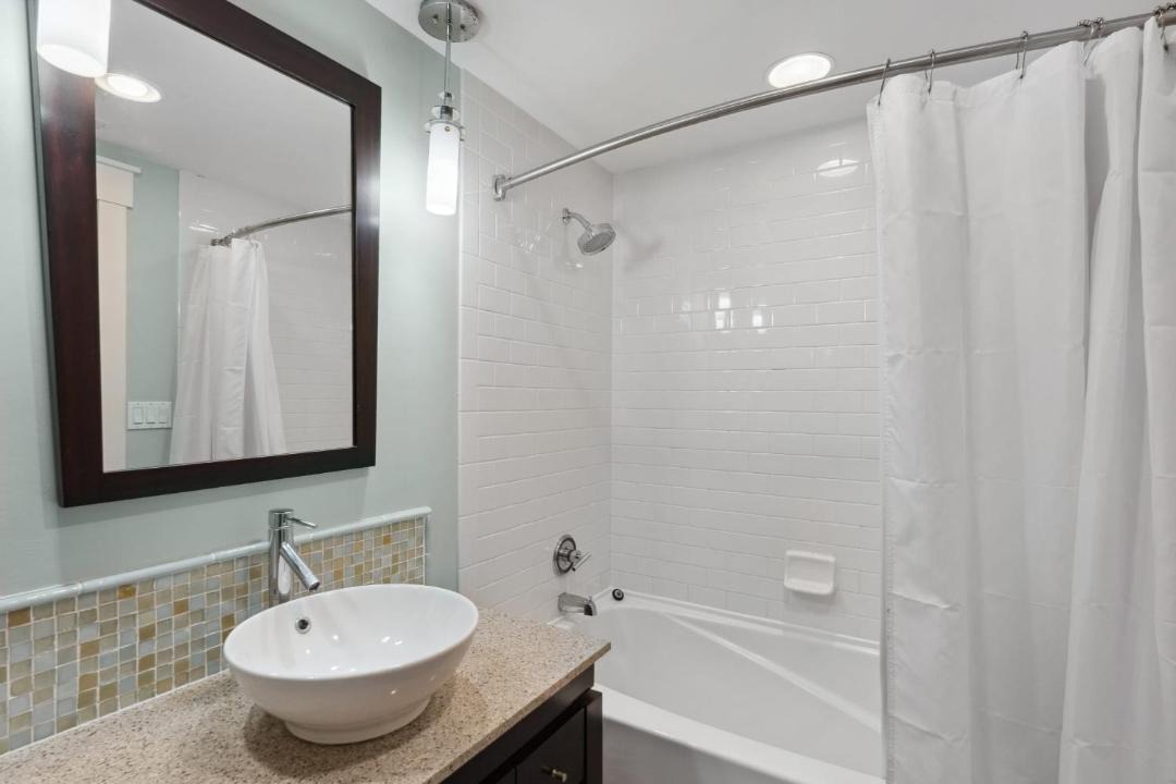 Photo of Bathroom in Baytowne Wharf