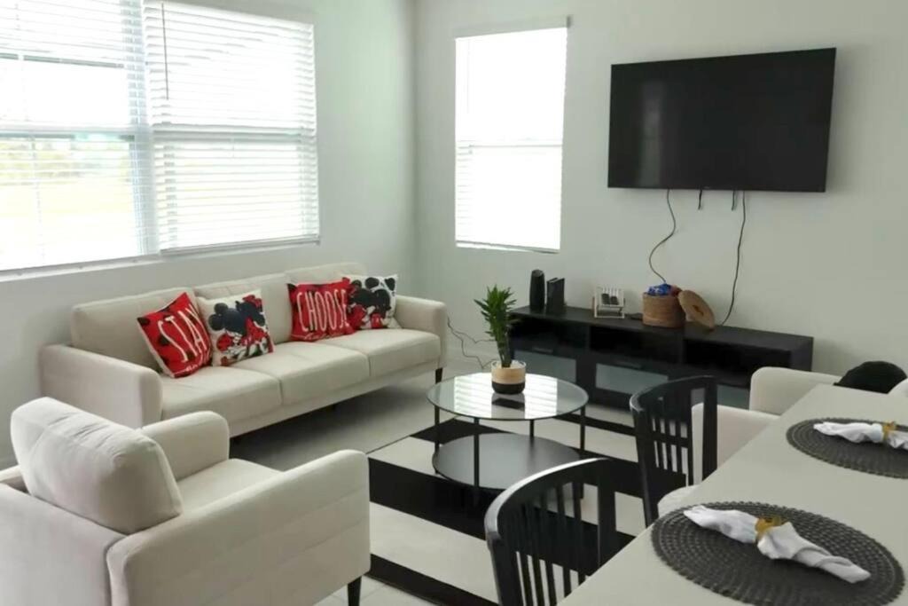 Photo of Livingroom in Davenport