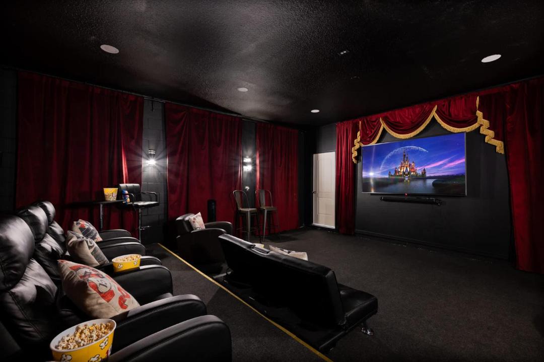 Photo of Livingroom in Loughman