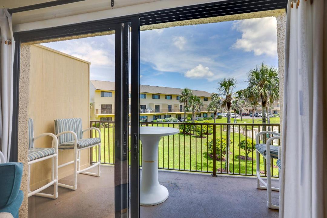 Photo of Patio Balcony in Crescent Beach