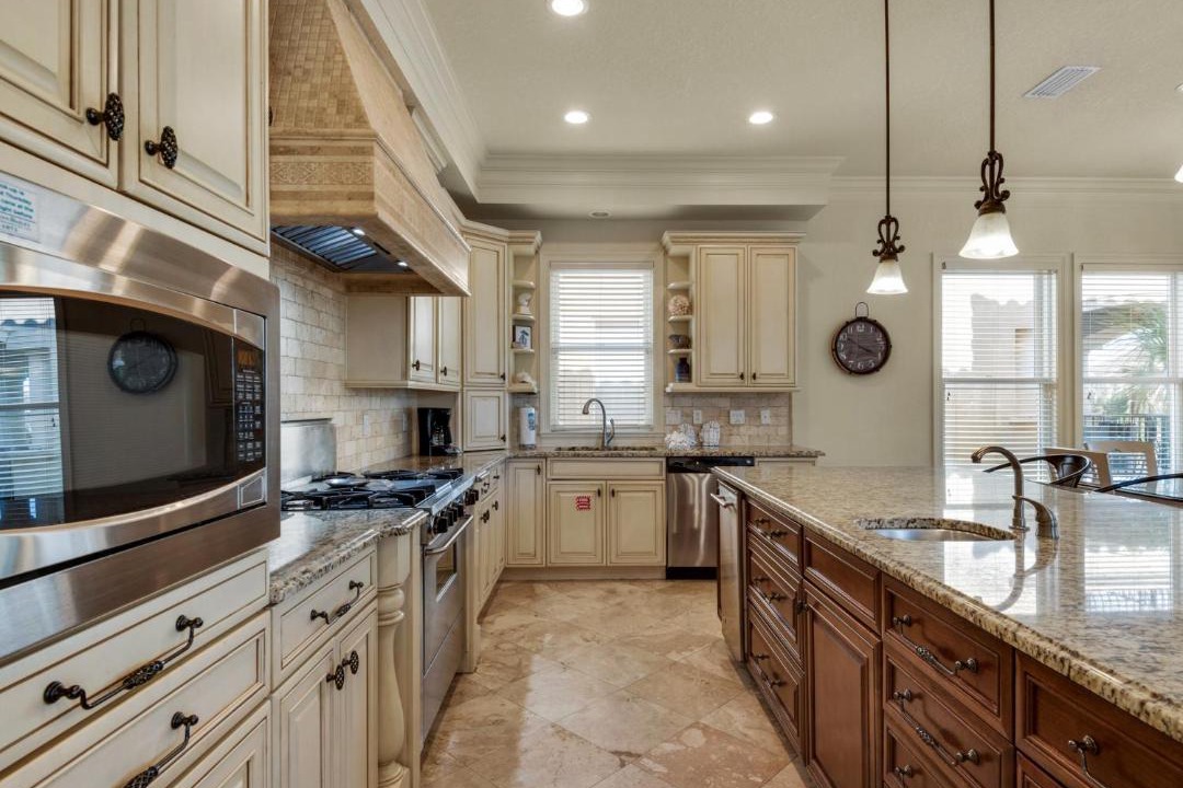 Photo of Kitchen in Avalon Beach Estates