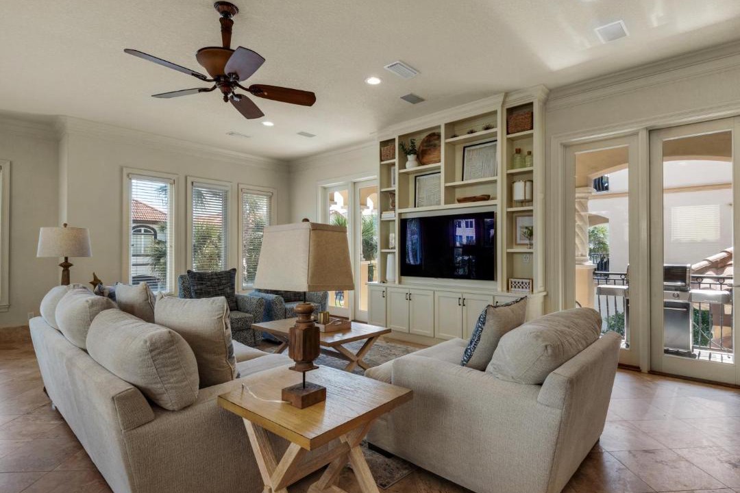 Photo of Livingroom in Avalon Beach Estates