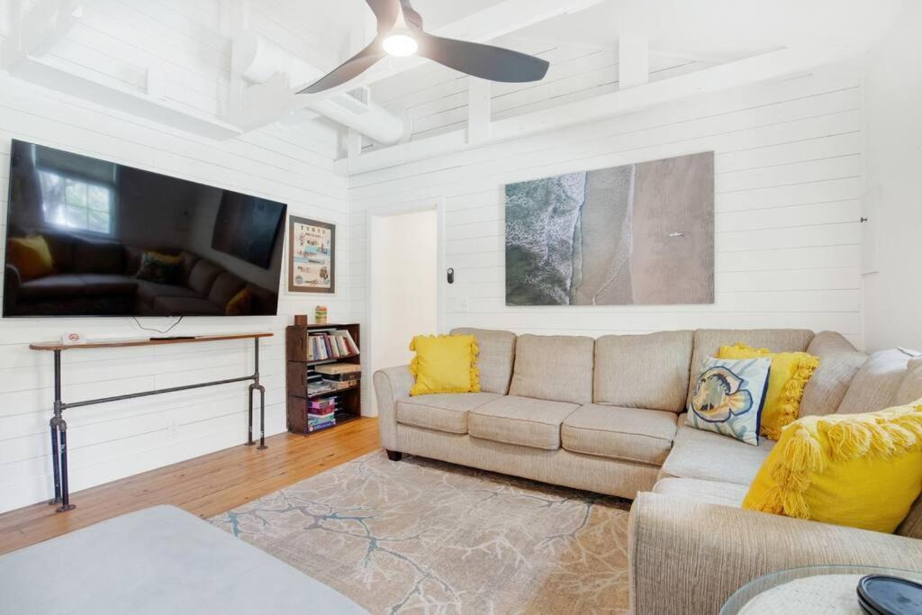 Photo of Livingroom in Tybee Island