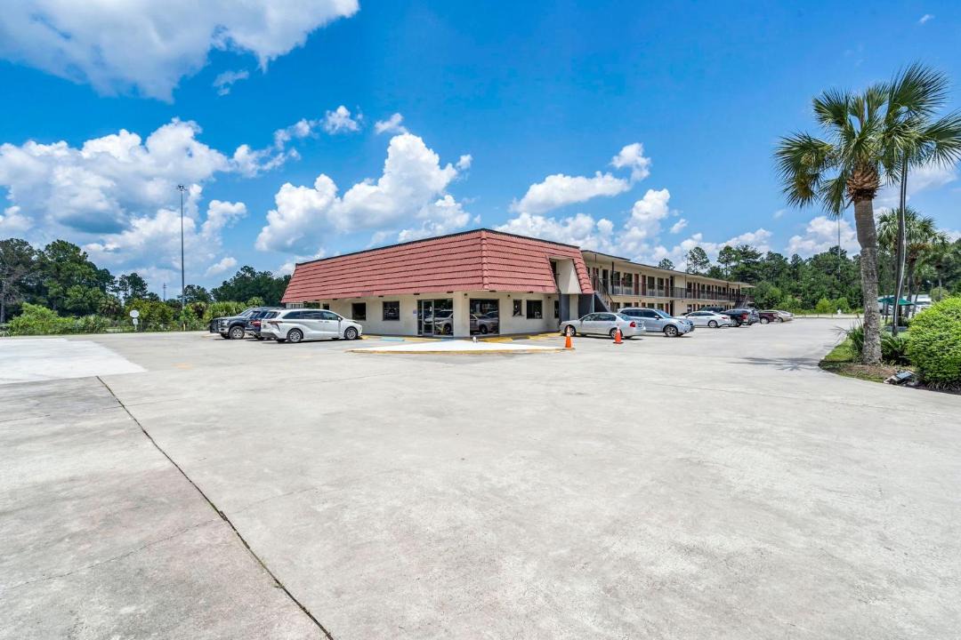 Photo of Others in MacClenny