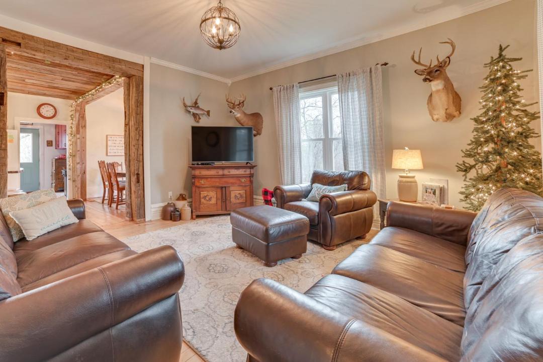 Photo of Livingroom in East Jordan