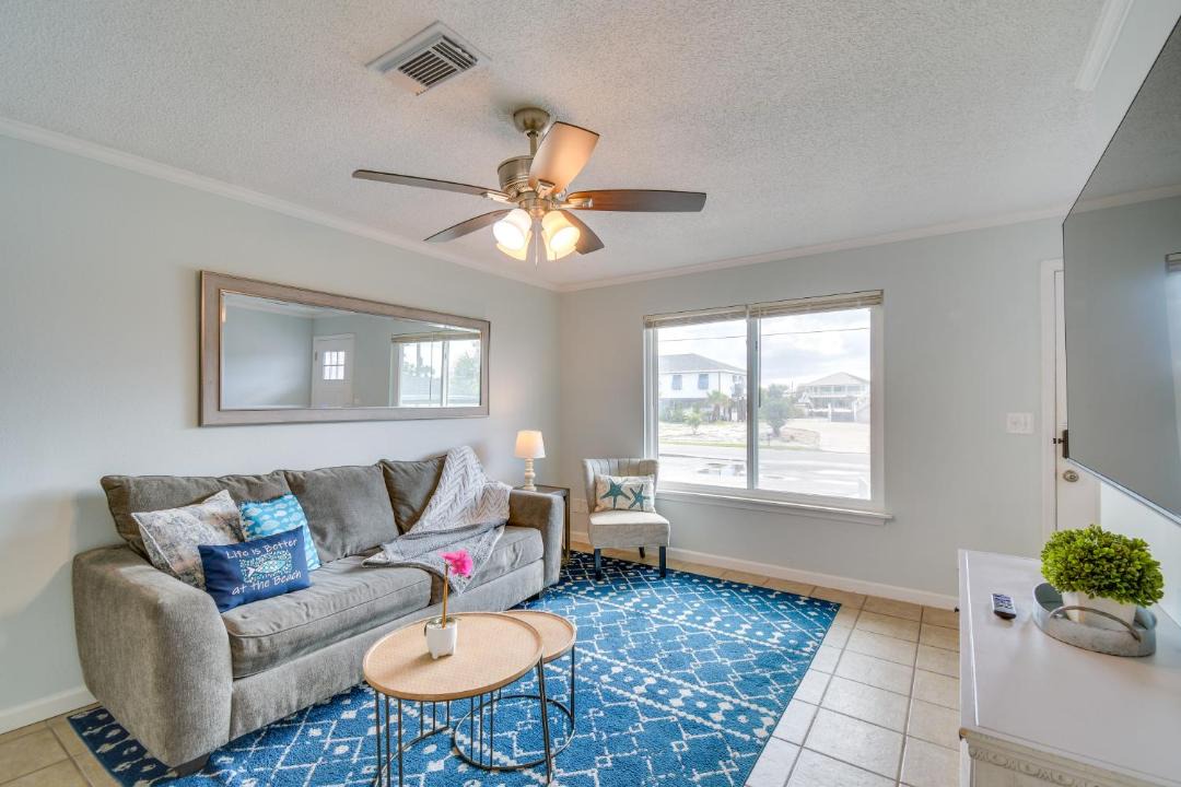 Photo of Livingroom in Siguenza Cove