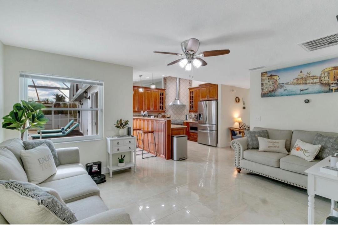 Photo of Livingroom in Loma Vista