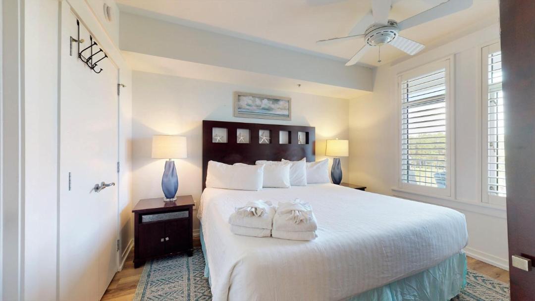 Photo of Bedroom in Baytowne Wharf