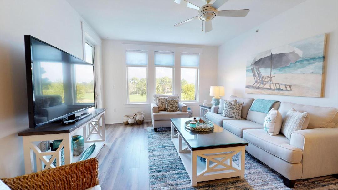 Photo of Livingroom in Baytowne Wharf