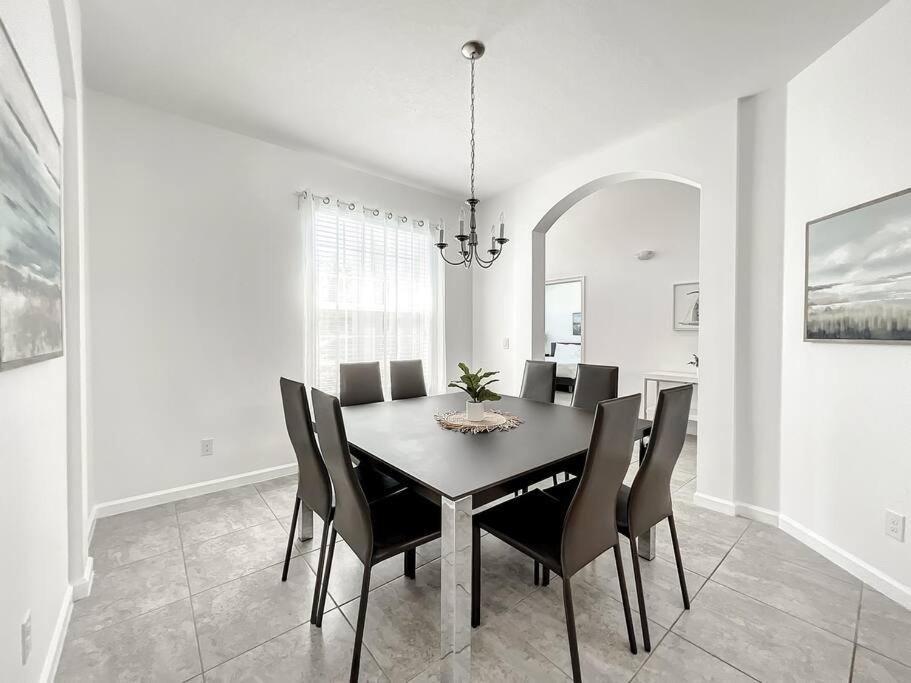 Photo of Livingroom in Loughman