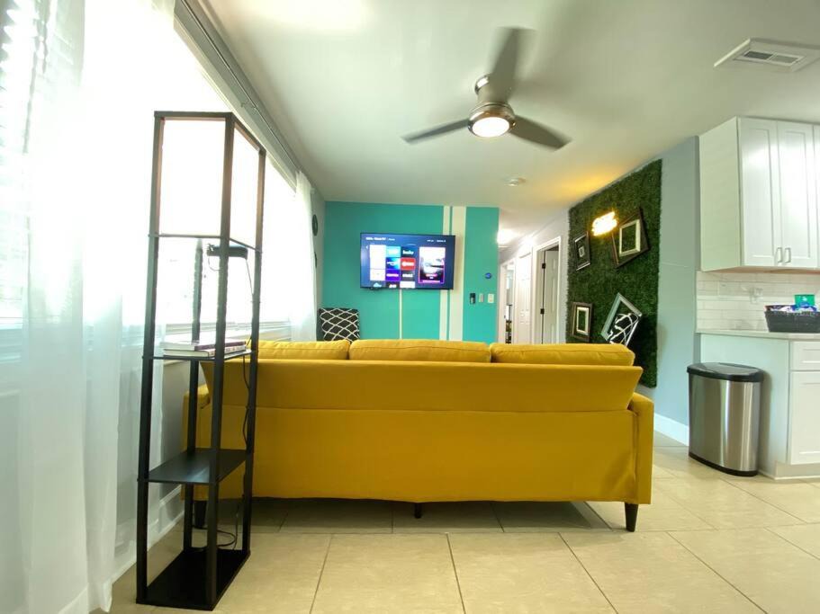 Photo of Livingroom in Midtown