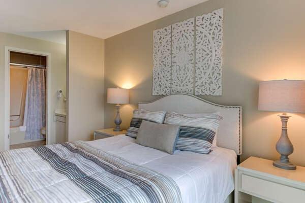 Photo of Bedroom in Acme