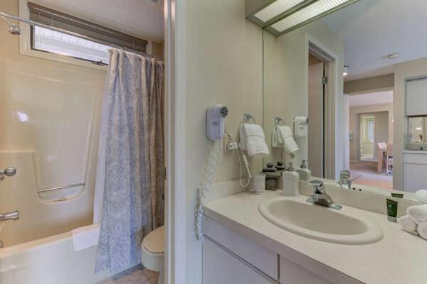 Photo of Bathroom in Acme