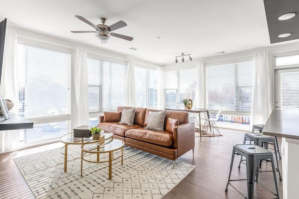 Photo of Livingroom in Oakland