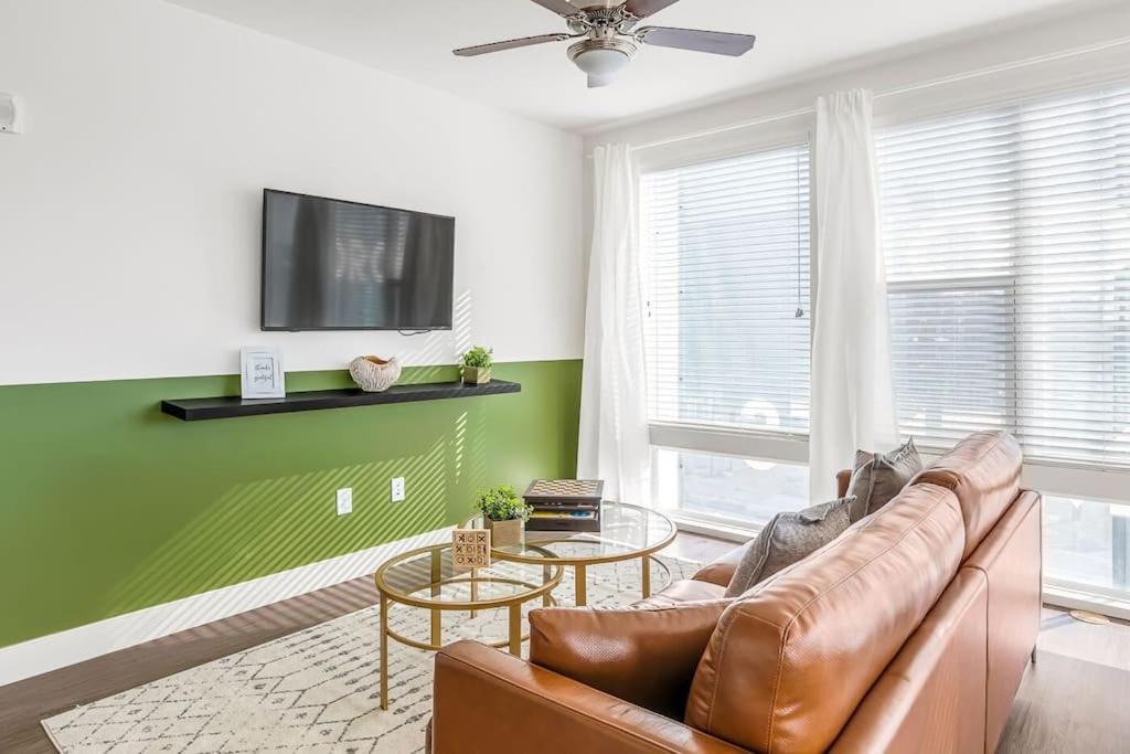 Photo of Livingroom in Oakland
