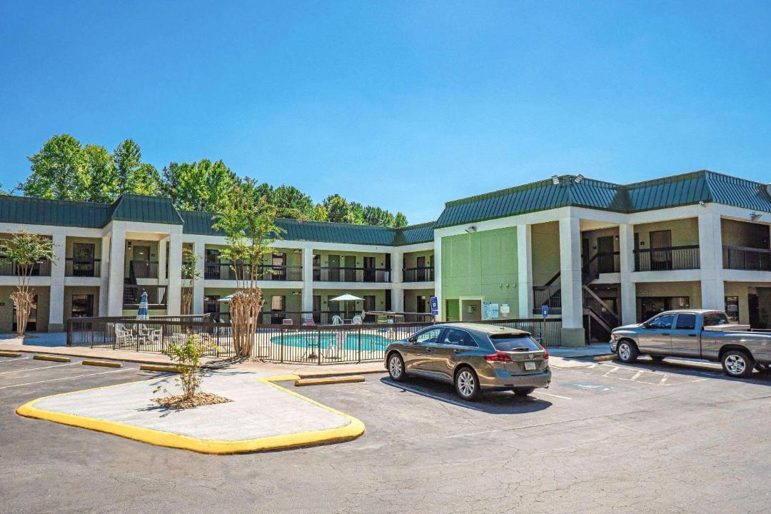 Photo of Others in Lithia Springs