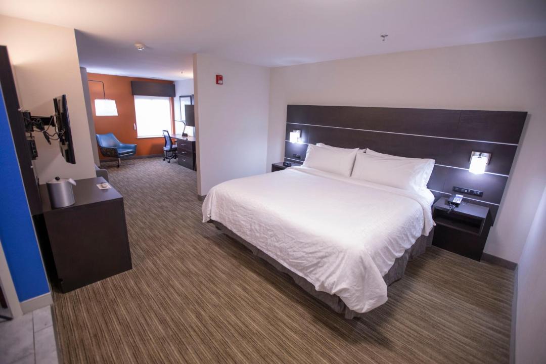 Photo of Bedroom in Locust Grove