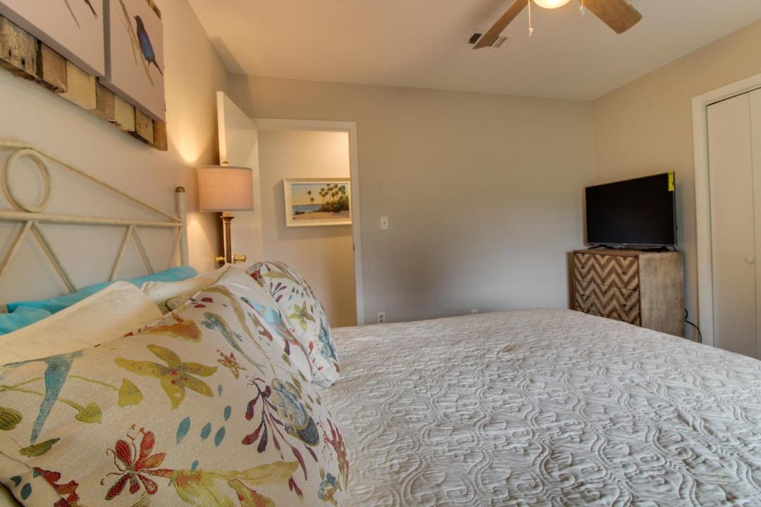 Photo of Bedroom in Gulf Shores