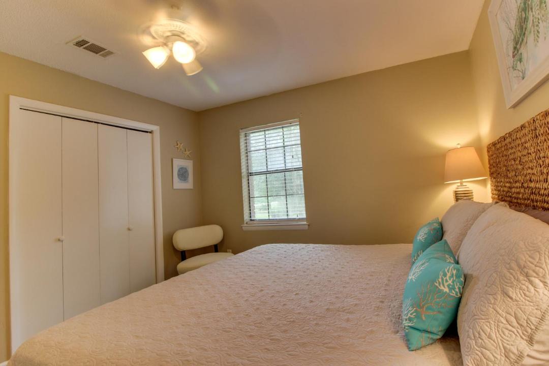 Photo of Bedroom in Gulf Shores