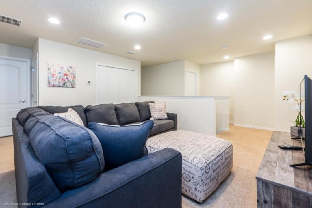 Photo of Livingroom in Four Corners