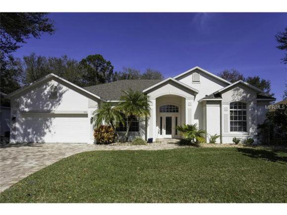 Photo of Buildings in Ridgewood Lakes