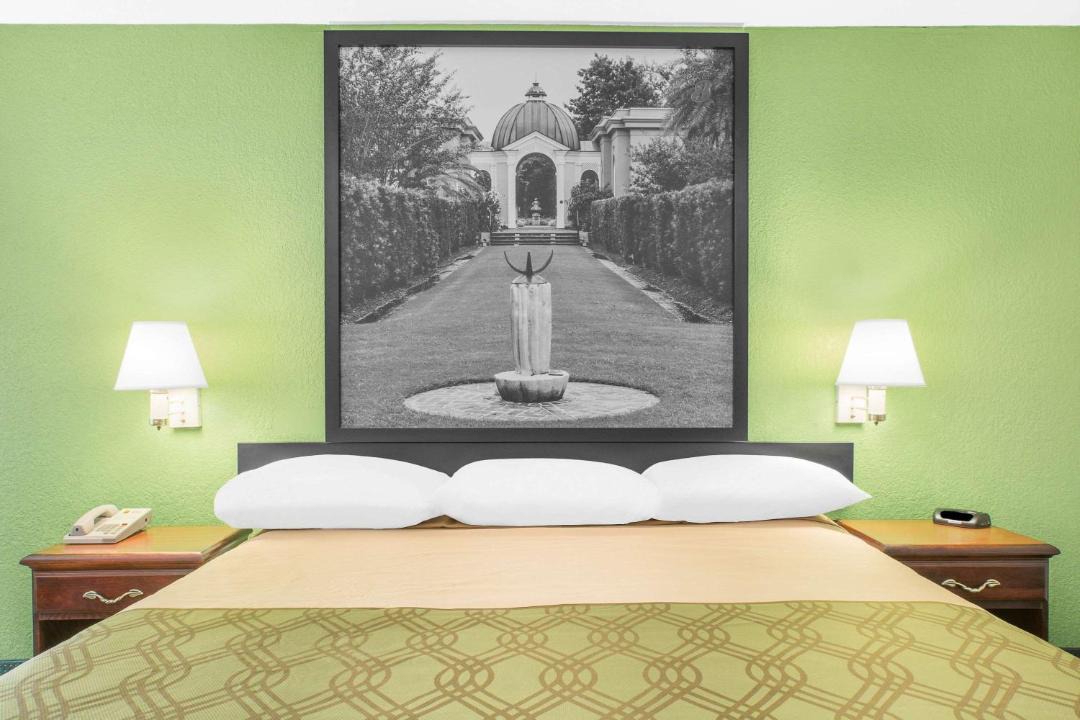 Photo of Bedroom in Mobile