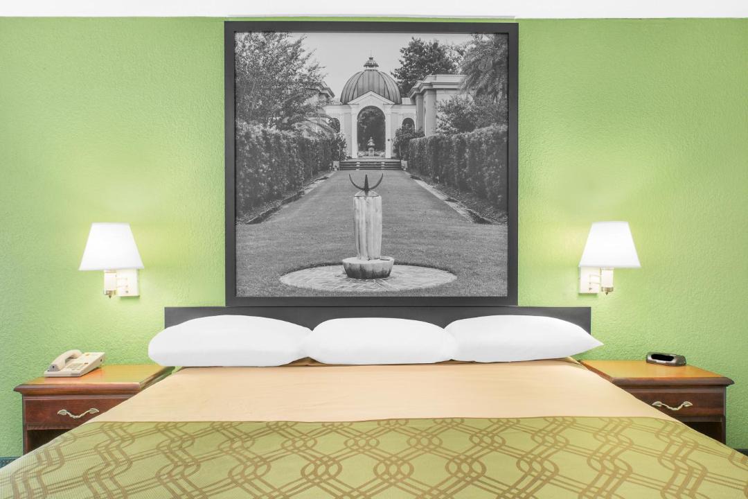 Photo of Bedroom in Mobile