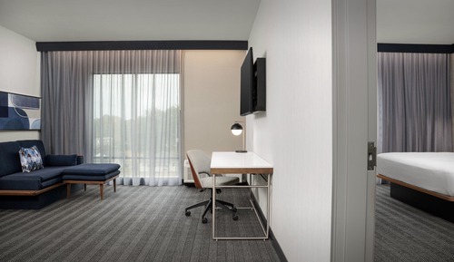 Suite, 1 Bedroom, Roll-in Shower