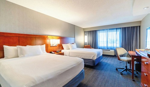 Room, 2 Queen Beds, Hearing Accessible (Accessible Bathtub)