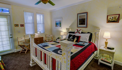 Deluxe Room, 1 King Bed, Jetted Tub (No pets allowed)