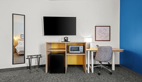 Room, 1 King Bed, Accessible (Mobility, 3x3 Shower)
