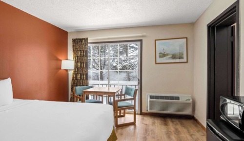 Room, Multiple Beds, Non Smoking