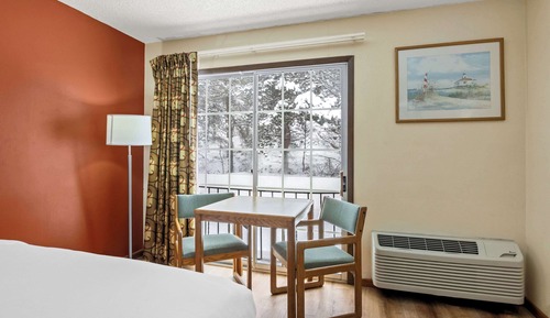 Standard Room, 2 Queen Beds, Non Smoking