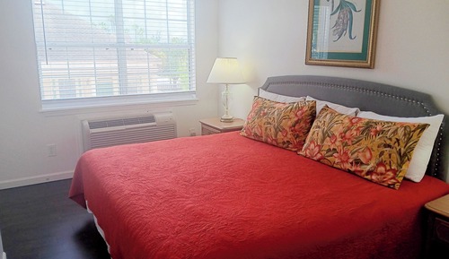 Townhome, 1 King Bed (Room 37)
