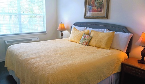 Townhome, 1 King Bed (Room 35)