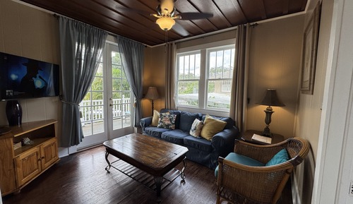 The Coastal Cottage