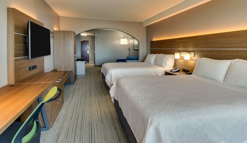 Suite, 2 Queen Beds (Additional Living Area)