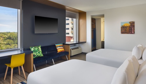 Room, 2 Queen Beds, Roll-in Shower