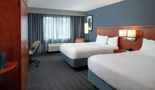 Room, 2 Queen Beds, Hearing Accessible (Transfer Shower)