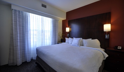 Studio Suite, 1 King Bed with Sofa bed (Hearing Accessible)