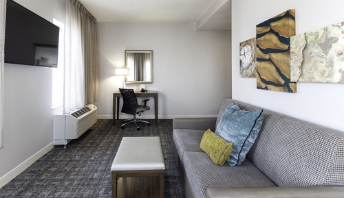Suite, 1 Bedroom, Transfer Shower, Non Smoking (Transfer Shower)