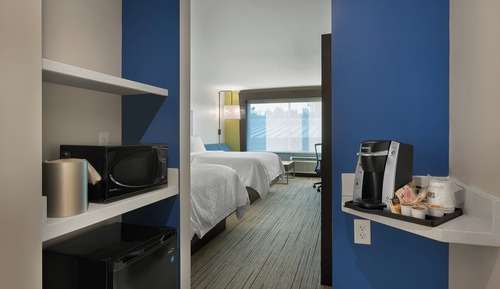 Suite, 2 Queen Beds, Accessible, Bathtub
