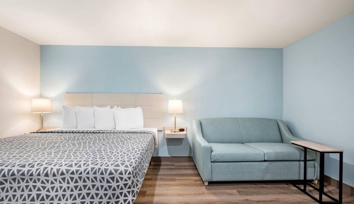Suite, 1 King Bed, Non Smoking