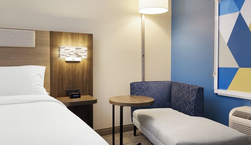 Standard Room, 1 King Bed, Accessible Bathtub (Mobility)